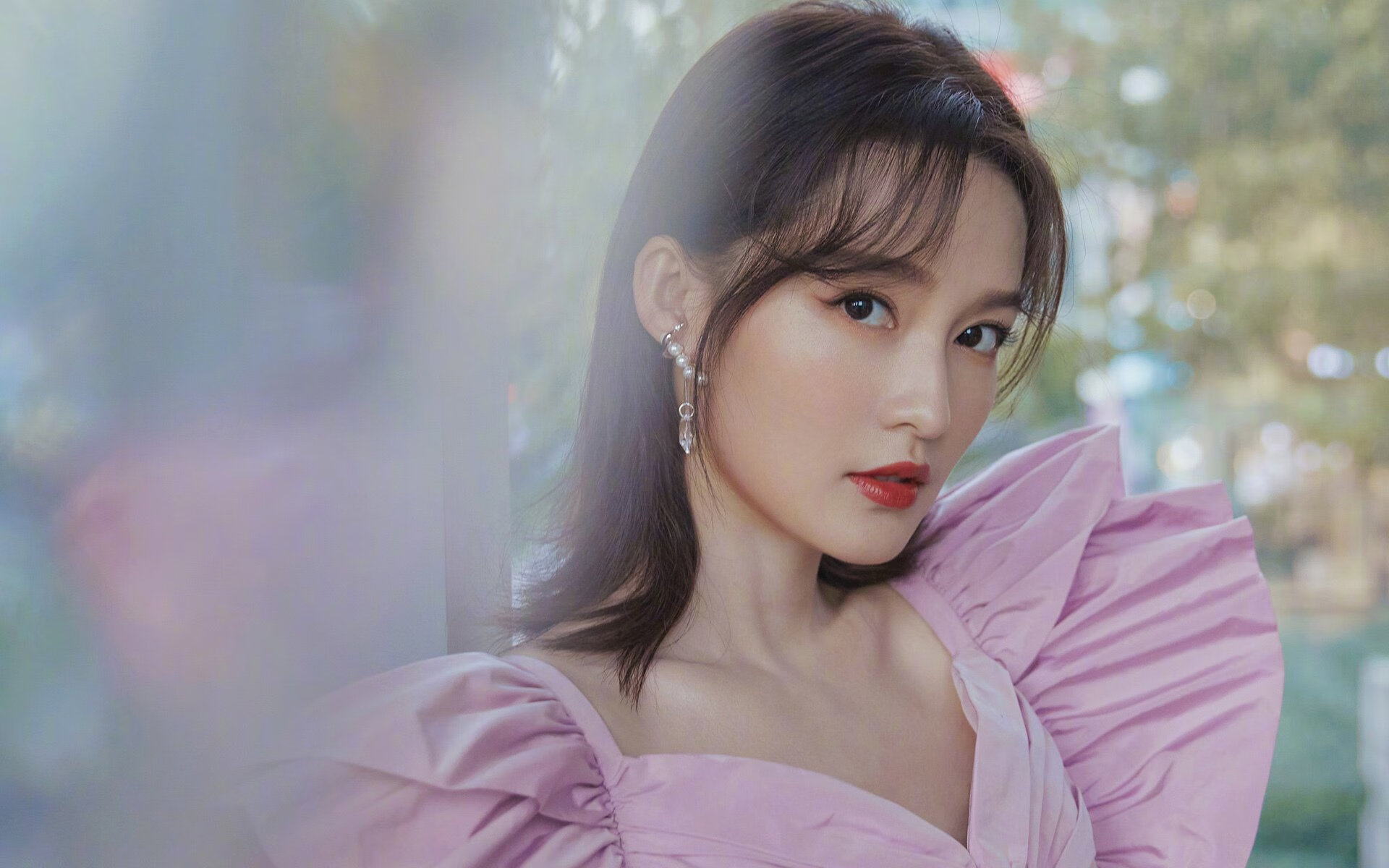 开云kaiyun-“英超焦点：新星闪耀，助力争冠”，英超当红新星